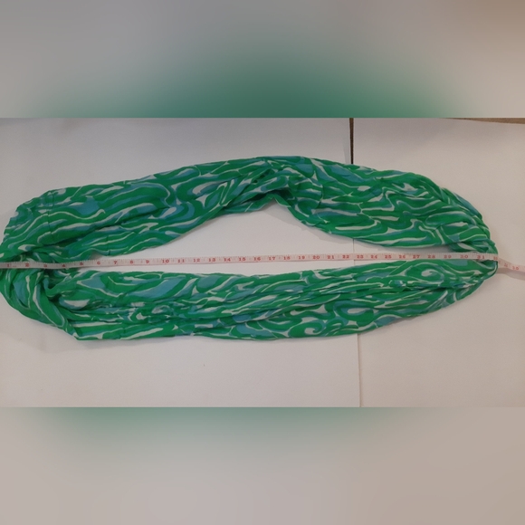 Lilly Pulitzer Green White Blue Patterned Scarf Infinity Loop - Picture 6 of 6